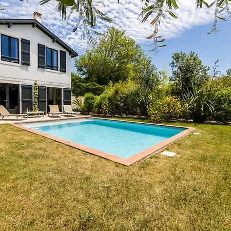 Leonie Keyweek Close To The Lighthouse And Biarritz's Golf Course * Biarritz