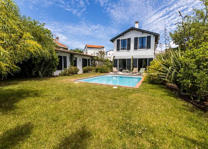 Villa Leonie Keyweek Close To The Lighthouse And Biarritz's Golf Course