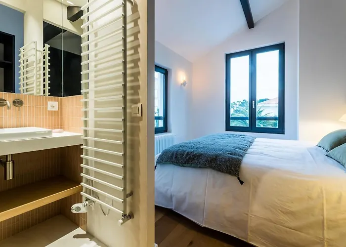 Leonie Keyweek Close To The Lighthouse And Biarritz's Golf Course Biarritz